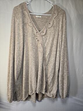 Maurices US Womens Plus Size 4X Long Sleeve Top Blouse Beige Oatmeal Pretty Trim